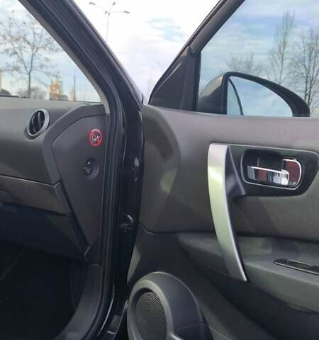 Чорний Ніссан Кашкай, об'ємом двигуна 1.46 л та пробігом 230 тис. км за 7700 $, фото 6 на Automoto.ua