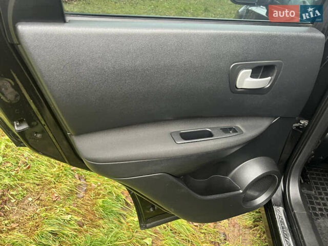 Черный Ниссан Кашкай, объемом двигателя 1.6 л и пробегом 212 тыс. км за 7499 $, фото 29 на Automoto.ua