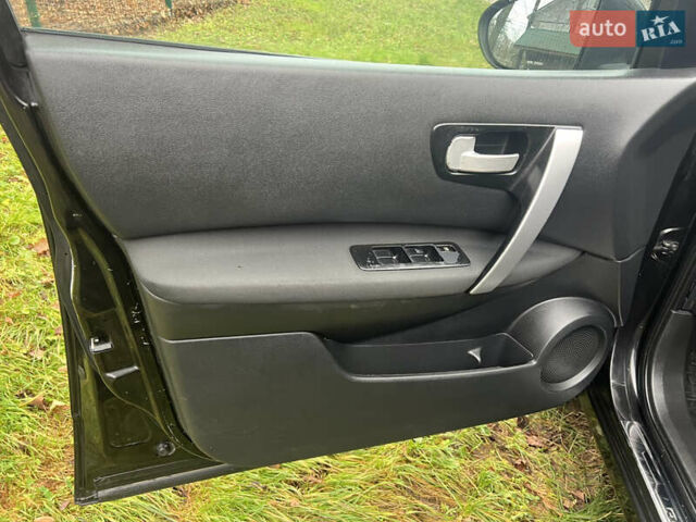 Черный Ниссан Кашкай, объемом двигателя 1.6 л и пробегом 268 тыс. км за 6800 $, фото 29 на Automoto.ua