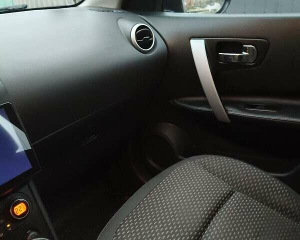 Черный Ниссан Кашкай, объемом двигателя 1.46 л и пробегом 200 тыс. км за 9000 $, фото 14 на Automoto.ua