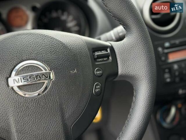 Черный Ниссан Кашкай, объемом двигателя 1.6 л и пробегом 200 тыс. км за 8900 $, фото 73 на Automoto.ua