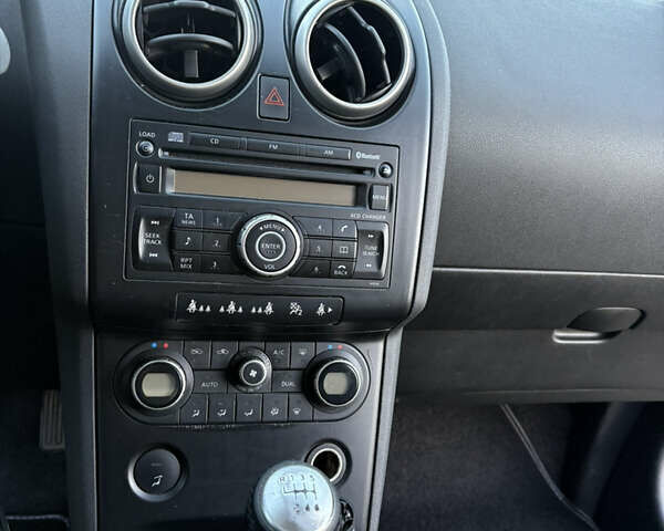 Черный Ниссан Кашкай, объемом двигателя 2 л и пробегом 252 тыс. км за 9100 $, фото 8 на Automoto.ua