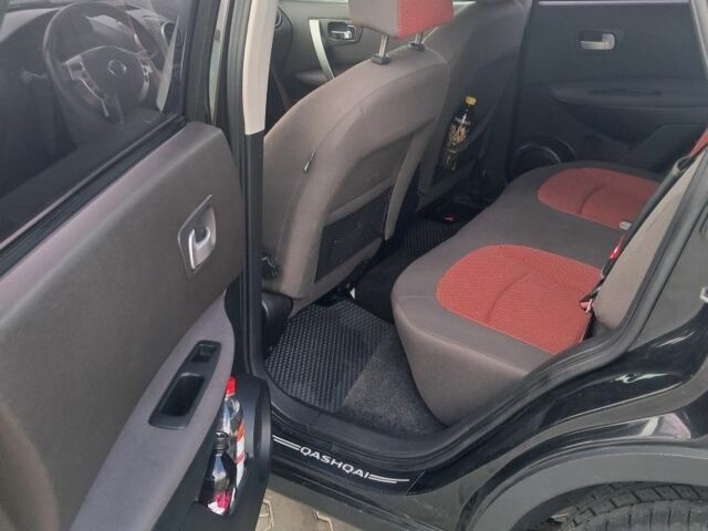 Черный Ниссан Кашкай, объемом двигателя 1.5 л и пробегом 250 тыс. км за 8900 $, фото 6 на Automoto.ua