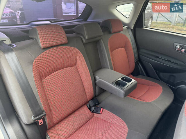 Черный Ниссан Кашкай, объемом двигателя 2 л и пробегом 185 тыс. км за 6999 $, фото 26 на Automoto.ua