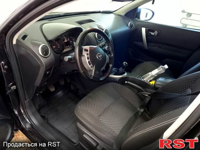 Черный Ниссан Кашкай, объемом двигателя 2 л и пробегом 143 тыс. км за 7000 $, фото 6 на Automoto.ua