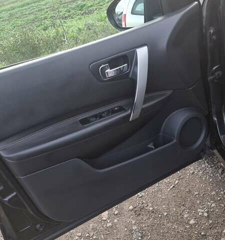 Черный Ниссан Кашкай, объемом двигателя 2 л и пробегом 187 тыс. км за 7500 $, фото 23 на Automoto.ua