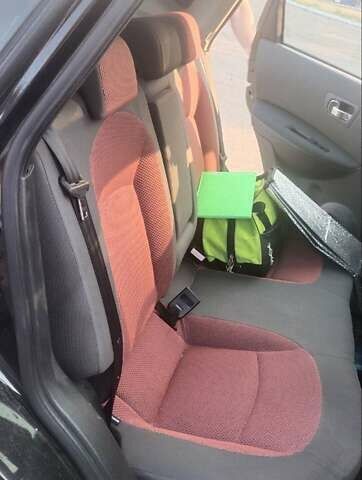 Черный Ниссан Кашкай, объемом двигателя 1.6 л и пробегом 260 тыс. км за 8300 $, фото 2 на Automoto.ua