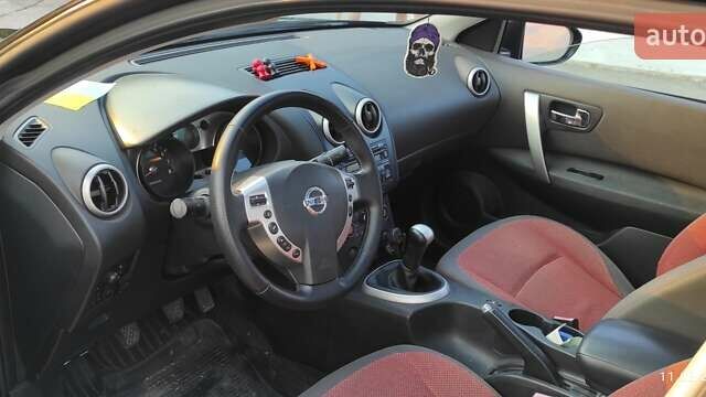 Черный Ниссан Кашкай, объемом двигателя 1.6 л и пробегом 260 тыс. км за 8300 $, фото 9 на Automoto.ua