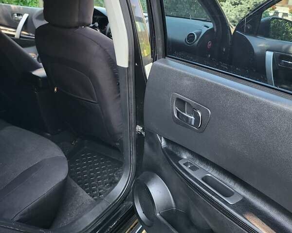 Черный Ниссан Кашкай, объемом двигателя 2 л и пробегом 360 тыс. км за 6400 $, фото 13 на Automoto.ua