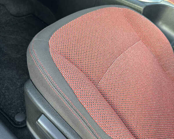 Черный Ниссан Кашкай, объемом двигателя 1.6 л и пробегом 196 тыс. км за 8599 $, фото 11 на Automoto.ua