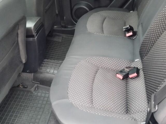 Черный Ниссан Кашкай, объемом двигателя 1.5 л и пробегом 238 тыс. км за 7800 $, фото 6 на Automoto.ua