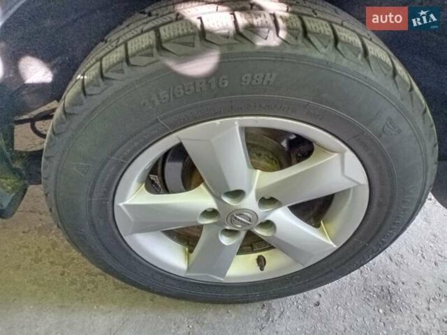 Чорний Ніссан Кашкай, об'ємом двигуна 2 л та пробігом 260 тис. км за 7999 $, фото 42 на Automoto.ua