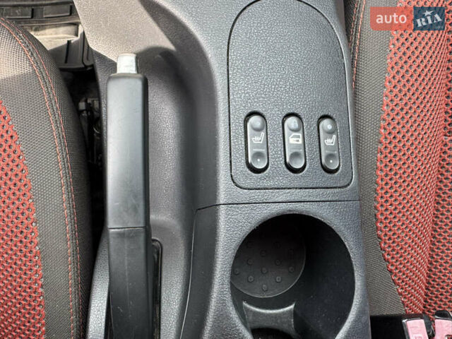 Черный Ниссан Кашкай, объемом двигателя 2 л и пробегом 185 тыс. км за 6999 $, фото 29 на Automoto.ua