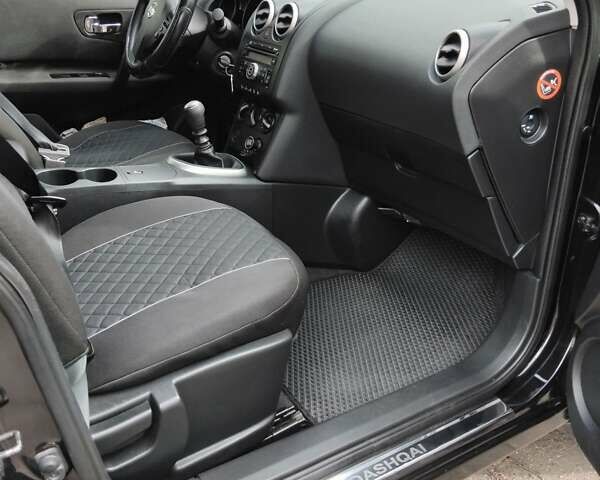 Чорний Ніссан Кашкай, об'ємом двигуна 1.5 л та пробігом 231 тис. км за 7900 $, фото 5 на Automoto.ua