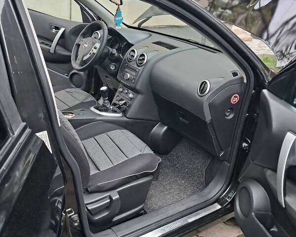 Черный Ниссан Кашкай, объемом двигателя 1.5 л и пробегом 262 тыс. км за 7600 $, фото 12 на Automoto.ua