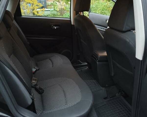 Черный Ниссан Кашкай, объемом двигателя 1.46 л и пробегом 200 тыс. км за 9000 $, фото 8 на Automoto.ua