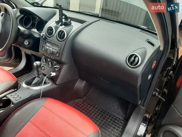 Чорний Ніссан Кашкай, об'ємом двигуна 1.6 л та пробігом 220 тис. км за 7900 $, фото 10 на Automoto.ua