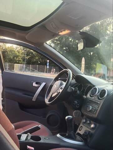 Черный Ниссан Кашкай, объемом двигателя 1.6 л и пробегом 260 тыс. км за 8300 $, фото 1 на Automoto.ua