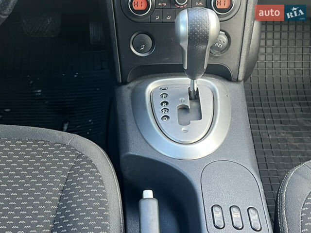 Черный Ниссан Кашкай, объемом двигателя 2 л и пробегом 164 тыс. км за 7300 $, фото 18 на Automoto.ua