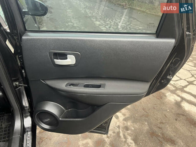 Черный Ниссан Кашкай, объемом двигателя 1.6 л и пробегом 268 тыс. км за 6800 $, фото 22 на Automoto.ua