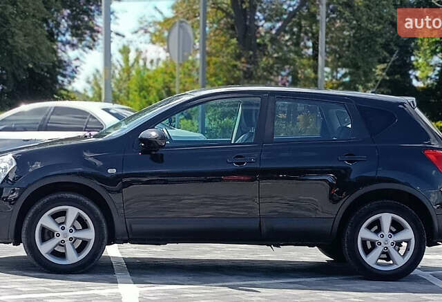 Черный Ниссан Кашкай, объемом двигателя 2 л и пробегом 240 тыс. км за 9700 $, фото 1 на Automoto.ua