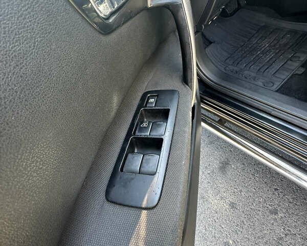 Черный Ниссан Кашкай, объемом двигателя 2 л и пробегом 166 тыс. км за 8900 $, фото 11 на Automoto.ua