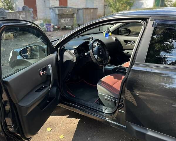 Черный Ниссан Кашкай, объемом двигателя 2 л и пробегом 230 тыс. км за 8700 $, фото 1 на Automoto.ua