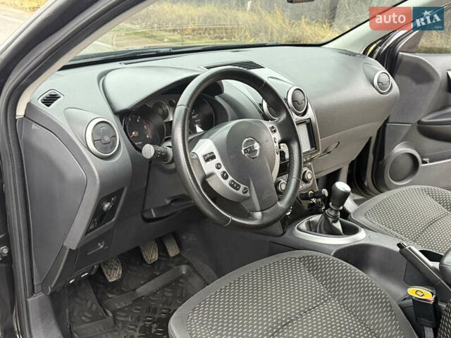 Черный Ниссан Кашкай, объемом двигателя 1.5 л и пробегом 289 тыс. км за 7900 $, фото 15 на Automoto.ua