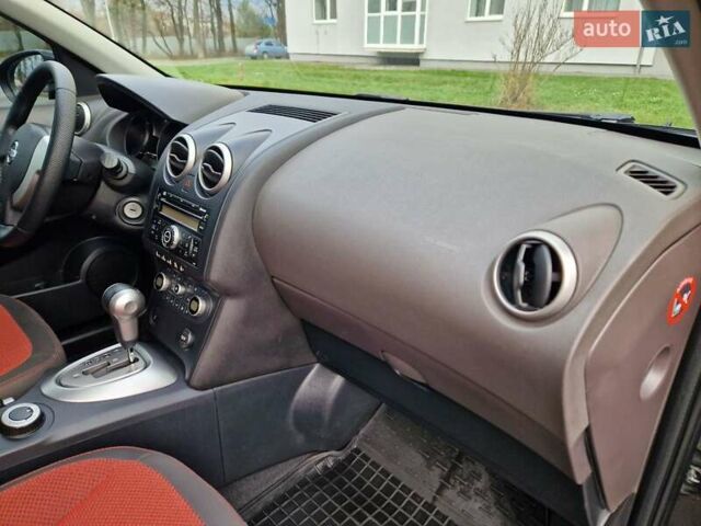 Черный Ниссан Кашкай, объемом двигателя 2 л и пробегом 65 тыс. км за 10400 $, фото 49 на Automoto.ua