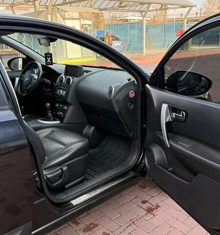 Черный Ниссан Кашкай, объемом двигателя 2 л и пробегом 270 тыс. км за 8750 $, фото 6 на Automoto.ua