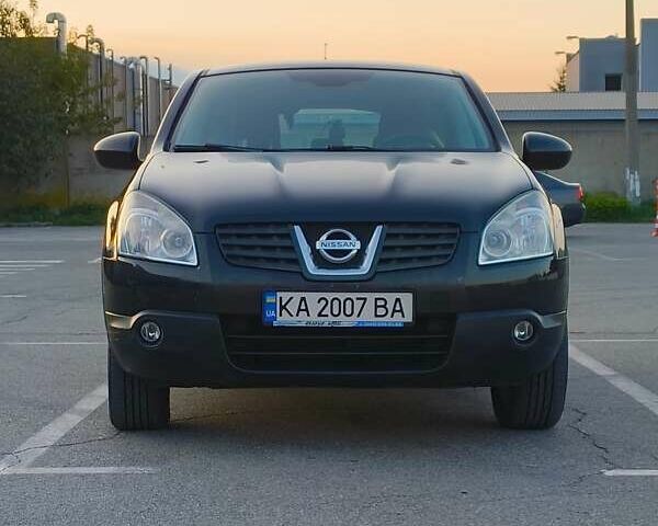 Черный Ниссан Кашкай, объемом двигателя 2 л и пробегом 175 тыс. км за 8500 $, фото 1 на Automoto.ua