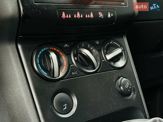Черный Ниссан Кашкай, объемом двигателя 2 л и пробегом 329 тыс. км за 7200 $, фото 29 на Automoto.ua