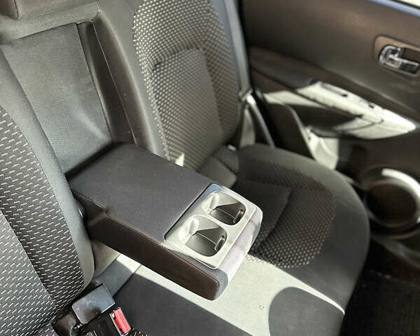 Черный Ниссан Кашкай, объемом двигателя 2 л и пробегом 192 тыс. км за 8920 $, фото 10 на Automoto.ua