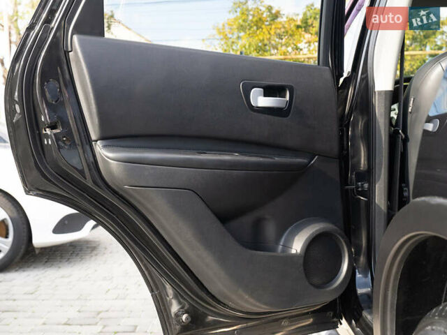 Черный Ниссан Кашкай, объемом двигателя 2 л и пробегом 175 тыс. км за 8400 $, фото 26 на Automoto.ua