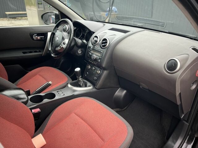 Черный Ниссан Кашкай, объемом двигателя 1.5 л и пробегом 240 тыс. км за 8000 $, фото 12 на Automoto.ua