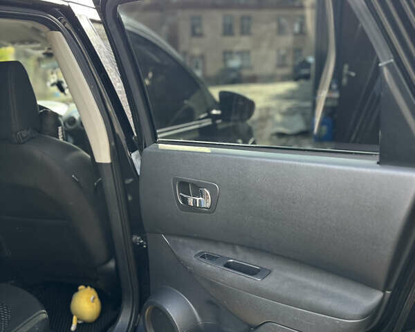 Черный Ниссан Кашкай, объемом двигателя 2 л и пробегом 192 тыс. км за 8920 $, фото 11 на Automoto.ua