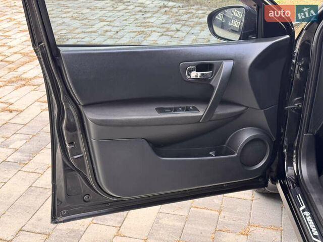 Черный Ниссан Кашкай, объемом двигателя 2 л и пробегом 173 тыс. км за 8800 $, фото 28 на Automoto.ua