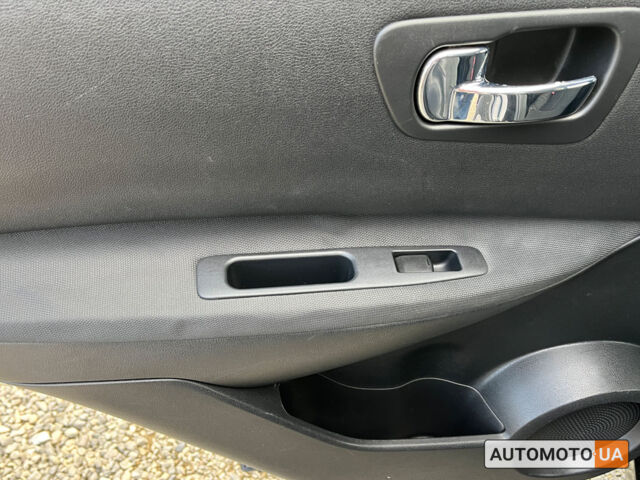 Черный Ниссан Кашкай, объемом двигателя 1.5 л и пробегом 290 тыс. км за 8600 $, фото 11 на Automoto.ua