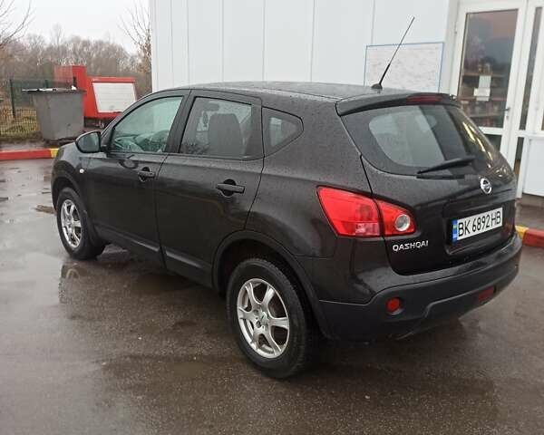 Черный Ниссан Кашкай, объемом двигателя 1.6 л и пробегом 280 тыс. км за 7600 $, фото 5 на Automoto.ua