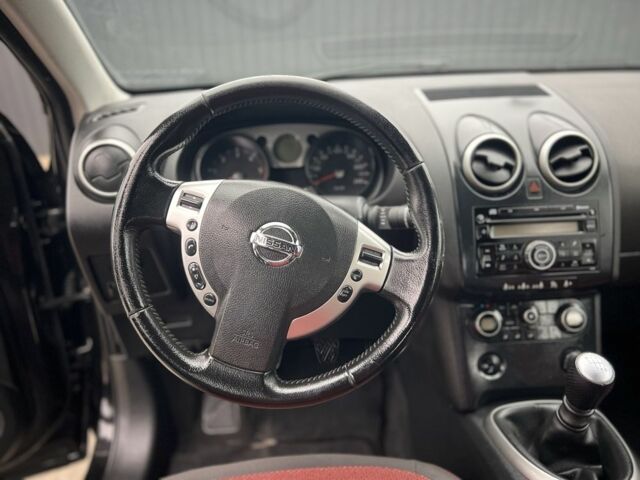 Черный Ниссан Кашкай, объемом двигателя 1.5 л и пробегом 240 тыс. км за 8000 $, фото 9 на Automoto.ua