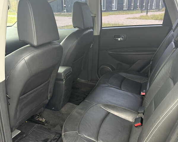 Черный Ниссан Кашкай, объемом двигателя 2 л и пробегом 295 тыс. км за 9200 $, фото 13 на Automoto.ua