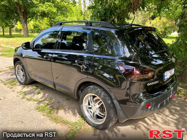 Черный Ниссан Кашкай, объемом двигателя 1.6 л и пробегом 214 тыс. км за 7500 $, фото 2 на Automoto.ua