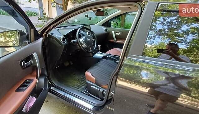 Черный Ниссан Кашкай, объемом двигателя 2 л и пробегом 299 тыс. км за 8800 $, фото 9 на Automoto.ua