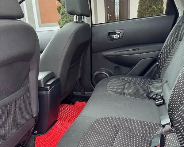 Черный Ниссан Кашкай, объемом двигателя 2 л и пробегом 251 тыс. км за 8500 $, фото 31 на Automoto.ua