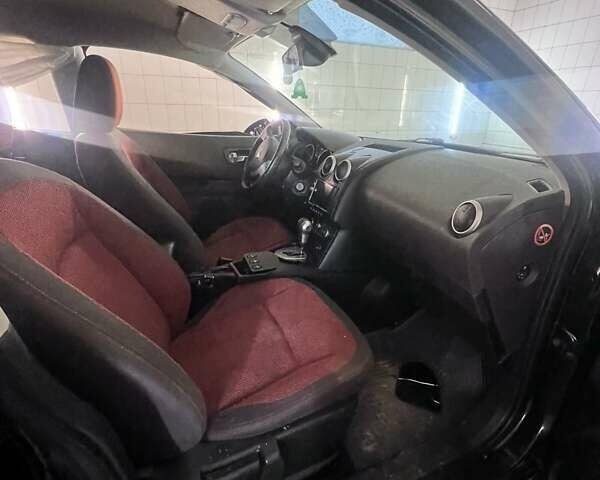 Черный Ниссан Кашкай, объемом двигателя 2 л и пробегом 300 тыс. км за 4000 $, фото 4 на Automoto.ua