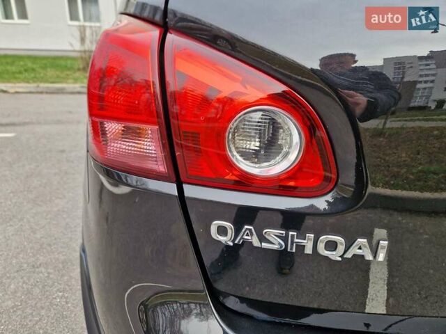 Черный Ниссан Кашкай, объемом двигателя 2 л и пробегом 65 тыс. км за 10400 $, фото 39 на Automoto.ua