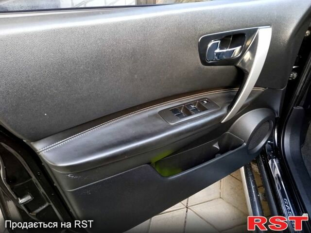 Черный Ниссан Кашкай, объемом двигателя 20 л и пробегом 290 тыс. км за 8500 $, фото 6 на Automoto.ua
