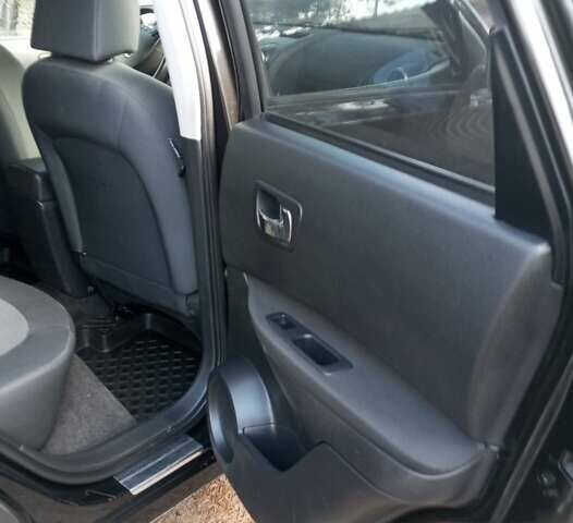 Чорний Ніссан Кашкай, об'ємом двигуна 1.6 л та пробігом 131 тис. км за 8700 $, фото 5 на Automoto.ua