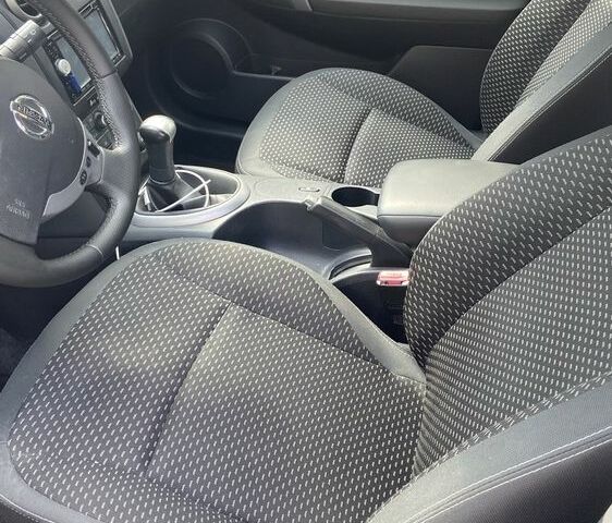 Черный Ниссан Кашкай, объемом двигателя 1.6 л и пробегом 180 тыс. км за 8200 $, фото 11 на Automoto.ua