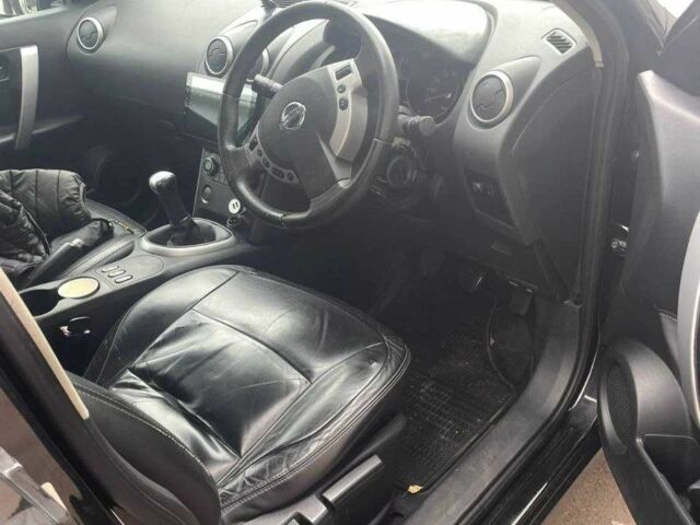 Черный Ниссан Кашкай, объемом двигателя 1.6 л и пробегом 300 тыс. км за 3500 $, фото 1 на Automoto.ua